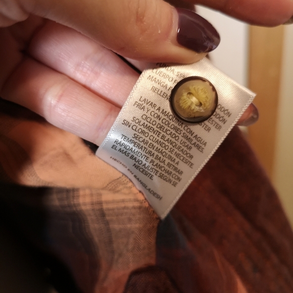 Levi's button up shirt with plaid size medium - Picture 5 of 7